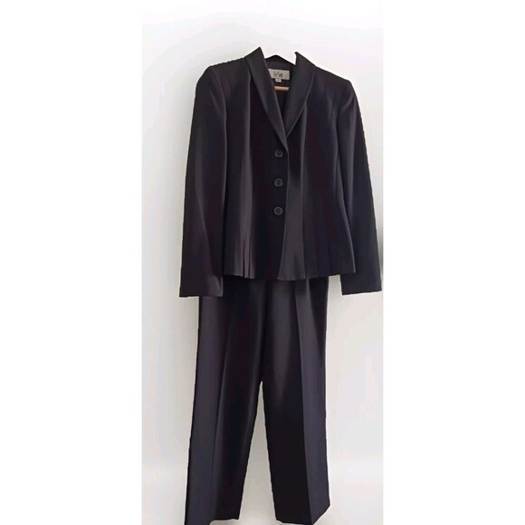 Le Suit Black Suit Set Jacket Blazer & Dress Pants Size 4 Petite Long‎ Sleeve - Picture 1 of 16
